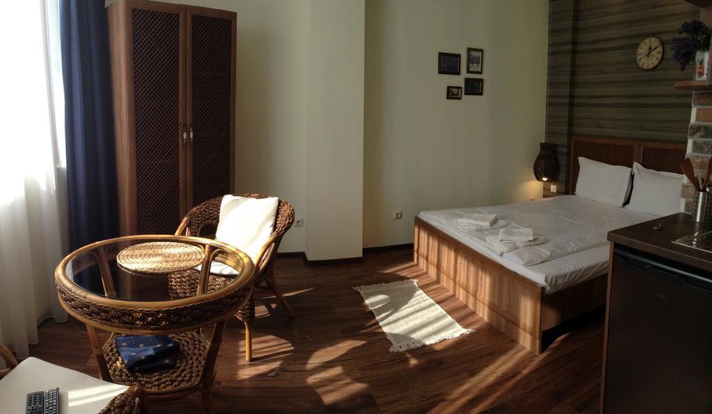 Guest Rooms Maria Luiza Varna Exterior foto