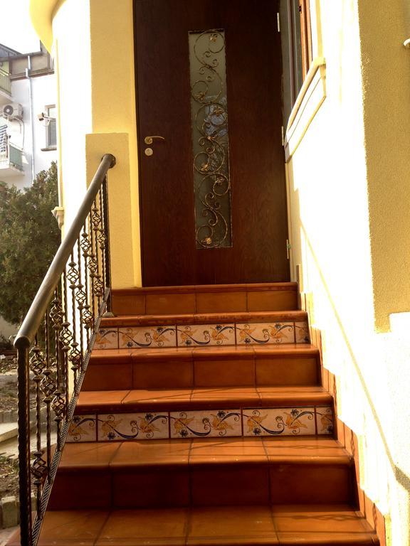 Guest Rooms Maria Luiza Varna Exterior foto